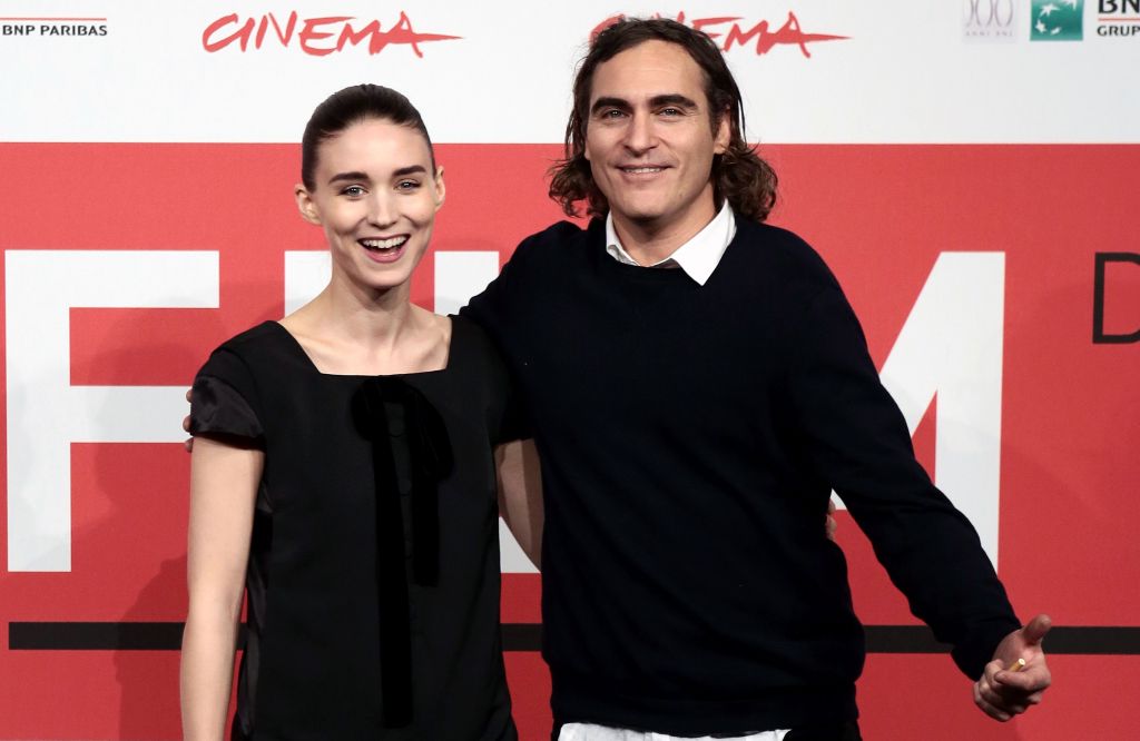 rooney-mara-joaquin-phoenix.jpg rooney-mara-joaquin-phoenix.jpg